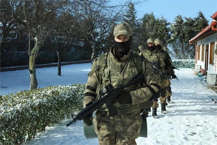 "Söz" dizisi için askeri eğitim aldılar