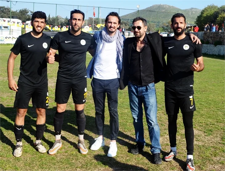 Tuncay Şanlı'dan Gümüşlük Gençlikspor'a destek!
