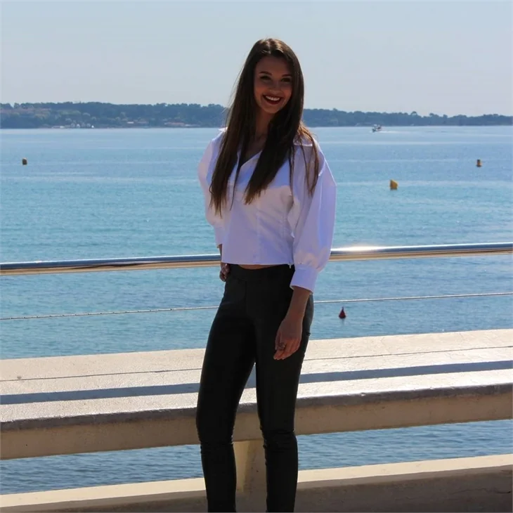 Ünlü oyuncular Cannes'a akın etti!