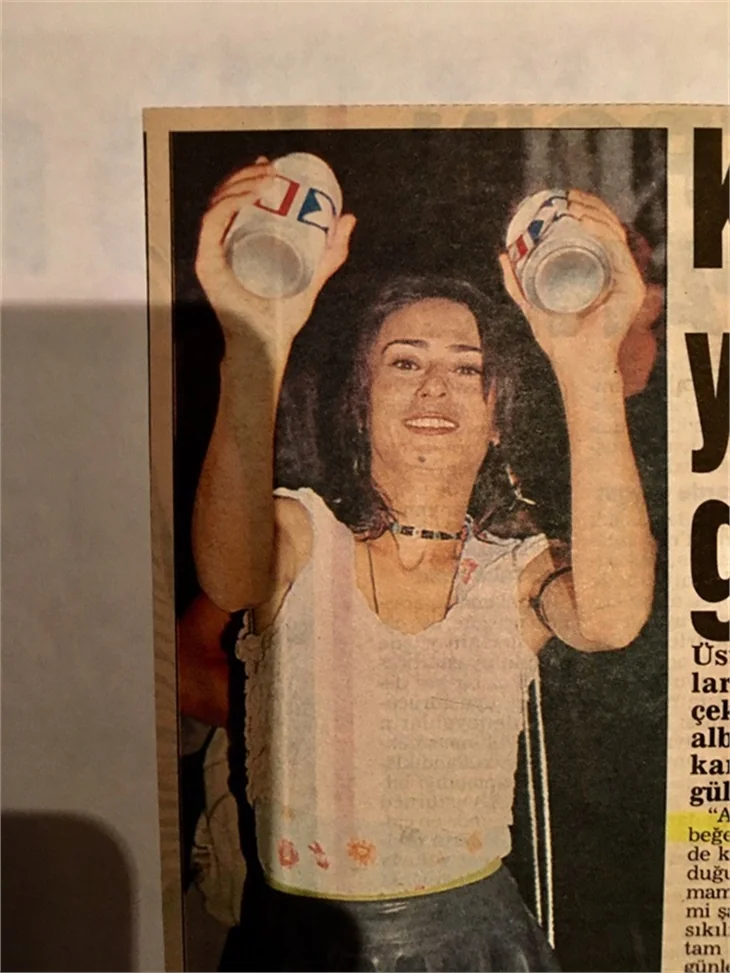 Yıldız Tilbe'den sosyal medyada nostalji şov