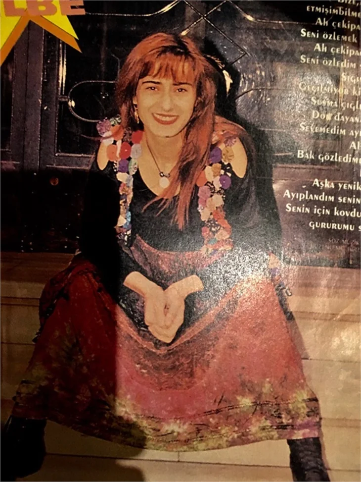 Yıldız Tilbe'den sosyal medyada nostalji şov