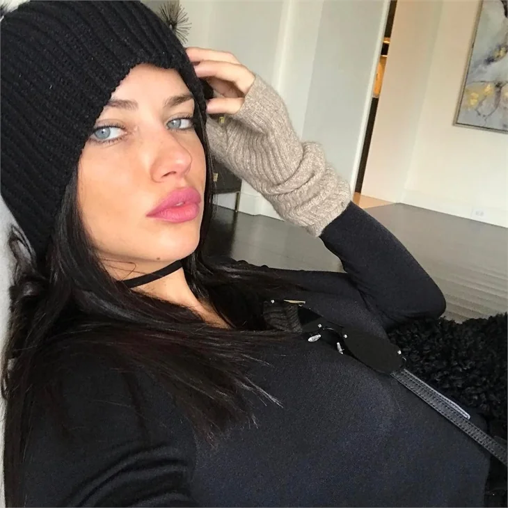 Adriana Lima'nın sosyal medyayı sallayan paylaşımları