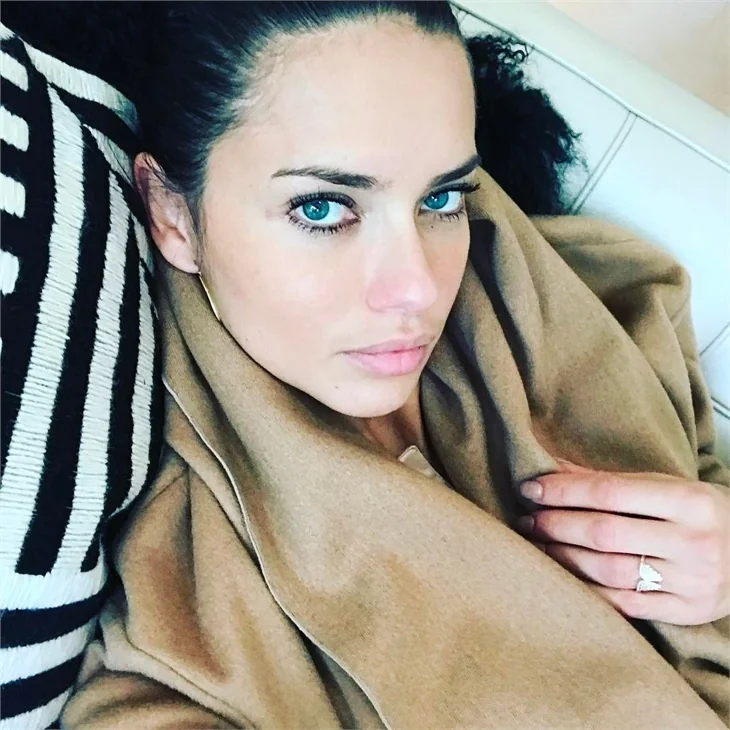 Adriana Lima'nın sosyal medyayı sallayan paylaşımları