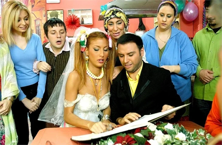 Alişan ve Çağla Şıkel'den dizi sürprizi!