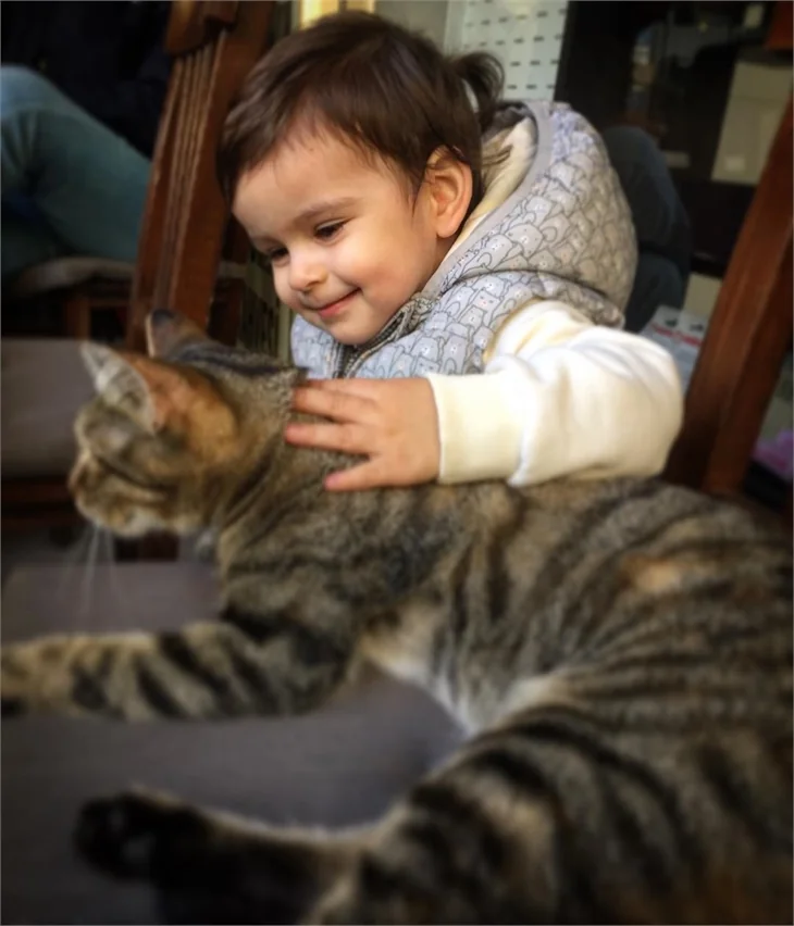 Seren Fosforoğlu'ndan çocuk itirafı