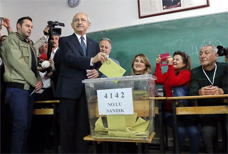Siyasiler referandumda böyle oy kullandılar