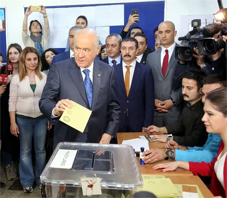 Siyasiler referandumda böyle oy kullandılar