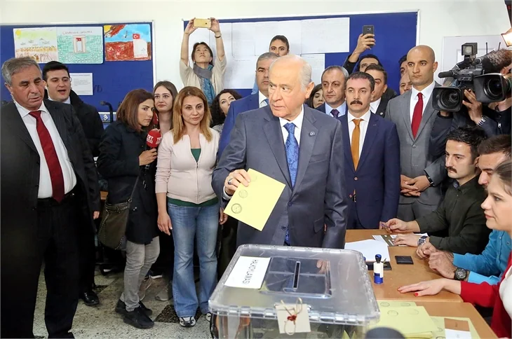 Siyasiler referandumda böyle oy kullandılar