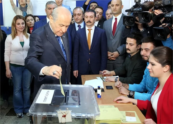 Siyasiler referandumda böyle oy kullandılar