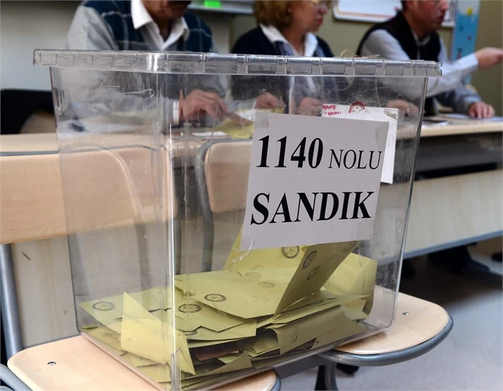 Siyasiler referandumda böyle oy kullandılar