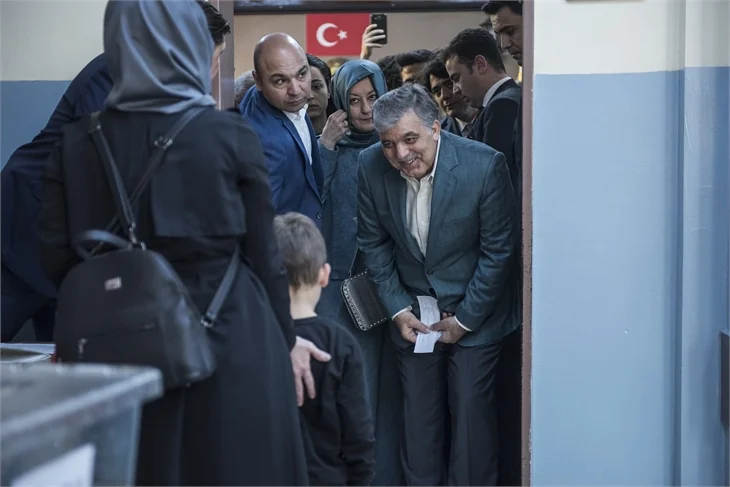 Siyasiler referandumda böyle oy kullandılar