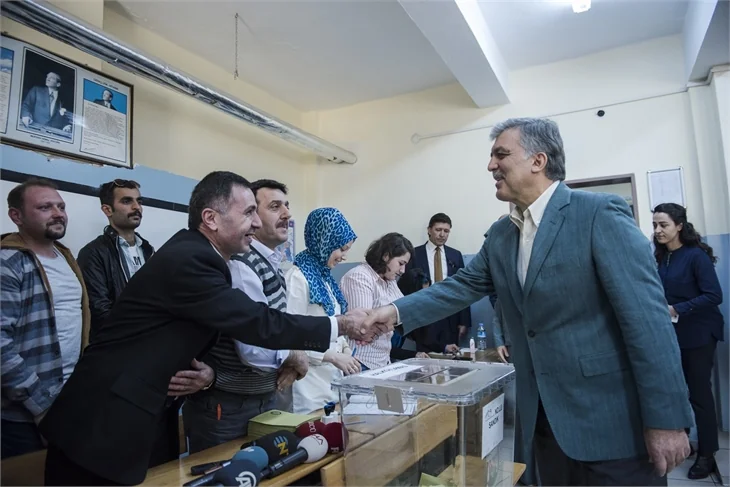 Siyasiler referandumda böyle oy kullandılar