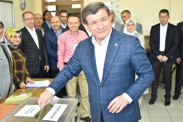Siyasiler referandumda böyle oy kullandılar