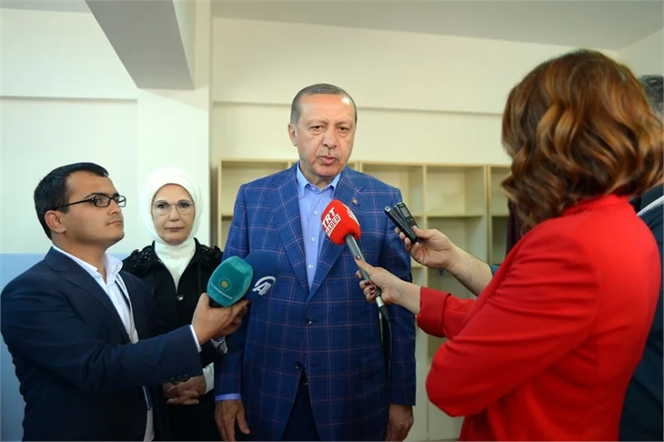 Siyasiler referandumda böyle oy kullandılar