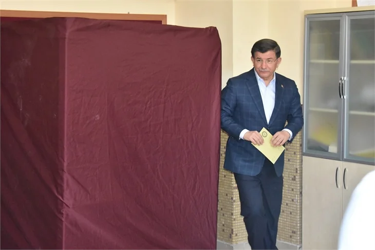 Siyasiler referandumda böyle oy kullandılar