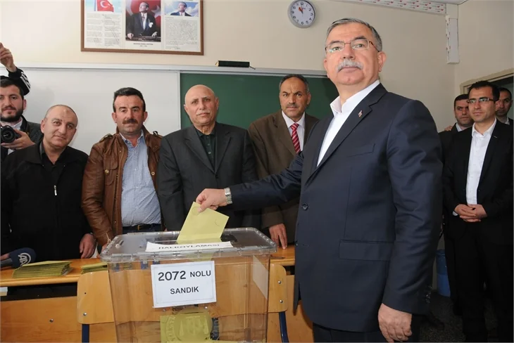Siyasiler referandumda böyle oy kullandılar