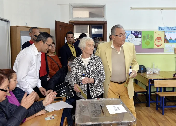 Siyasiler referandumda böyle oy kullandılar