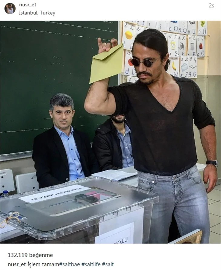 Ünlüler referandumda sandık başında...