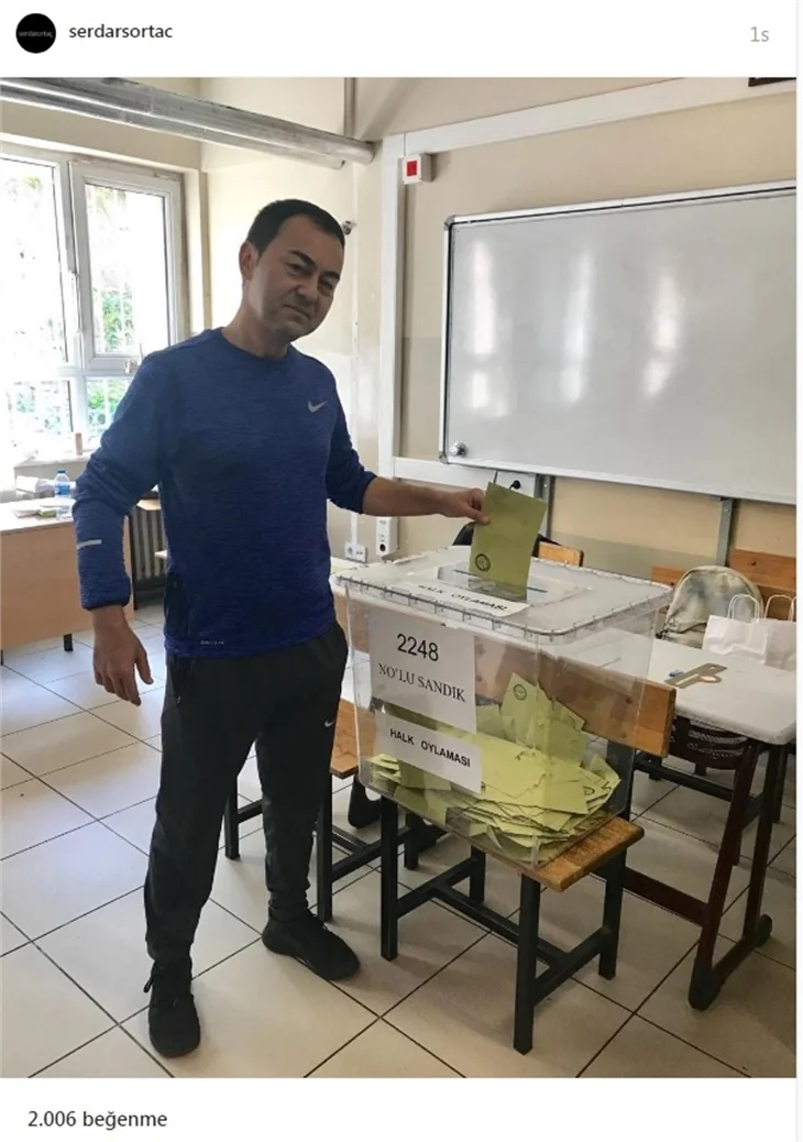 Ünlüler referandumda sandık başında...