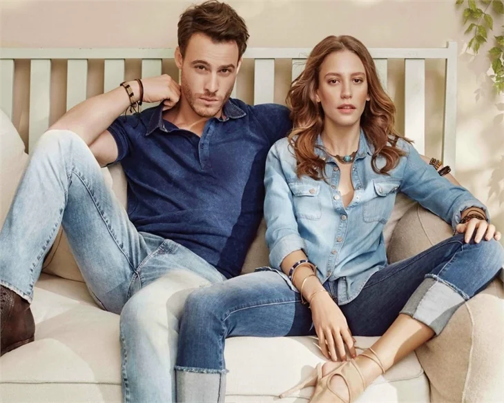 Kerem Bürsin ve Serenay Sarıkaya aynı filmde