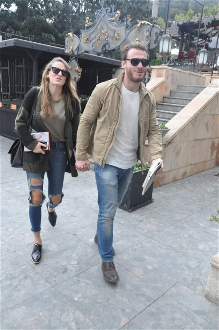 Kerem Bürsin ve Serenay Sarıkaya aynı filmde