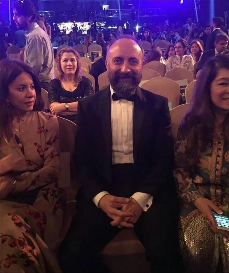 Halit Ergenç'e Pakistan'dan ödül!