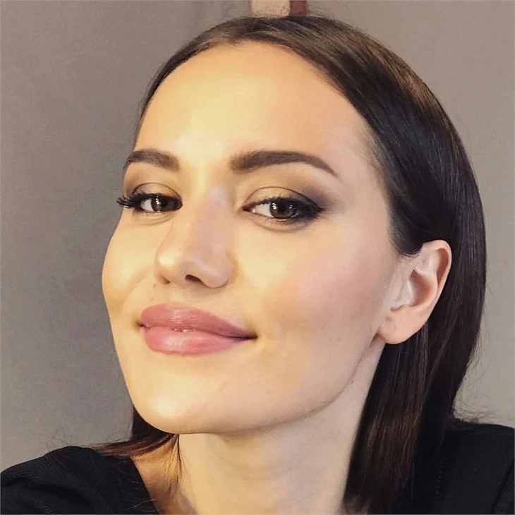 Fahriye Evcen zirveye kondu