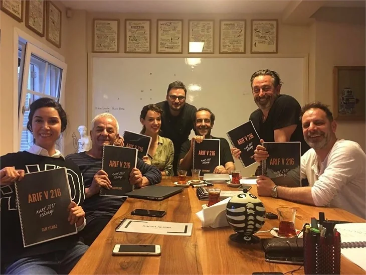 Arif V 216 oyuncu kadrosuna senaryoları teslim edildi