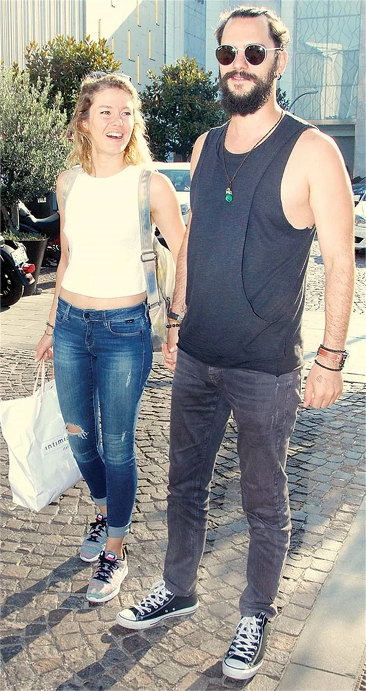 Burcu Biricik hamile mi?