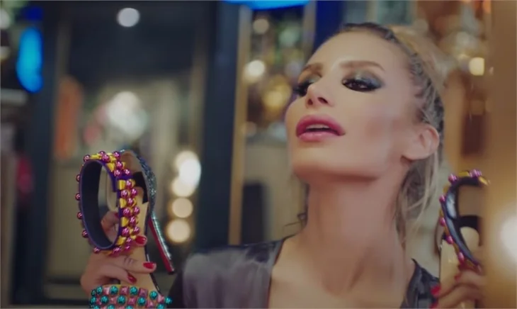 İrem Derici'den 14 saatte 'Tektaş' rekoru