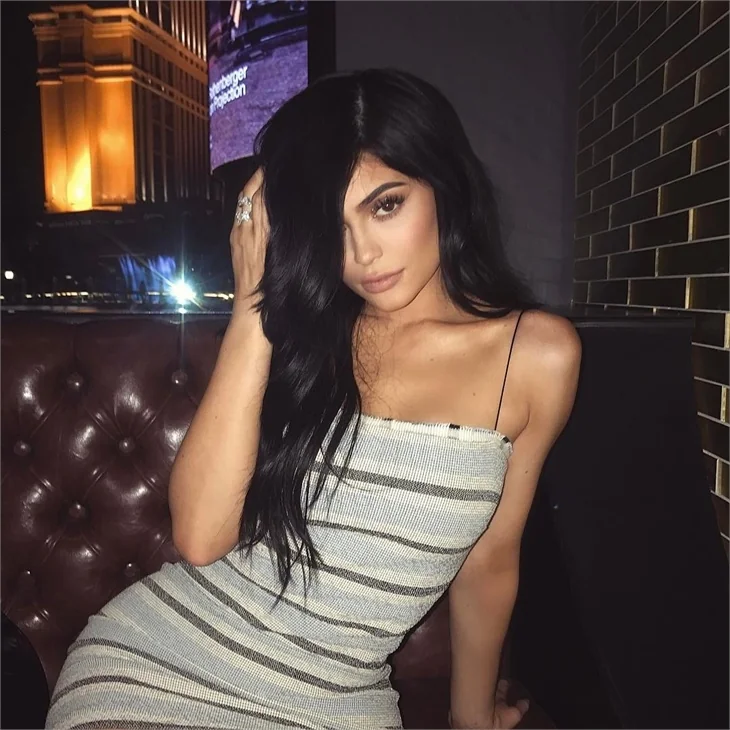 Kylie Jenner'dan olay banyo pozları!