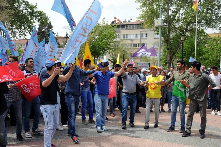 Tüm Türkiye'de 1 Mayıs coşkusu