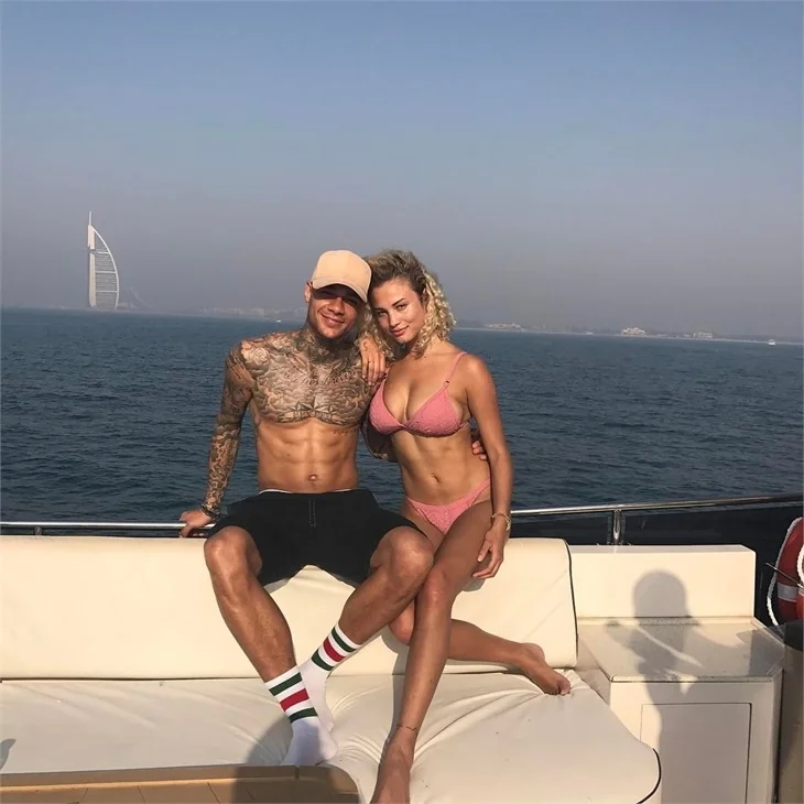 Rose Bertram'dan olay yaratan paylaşımlar