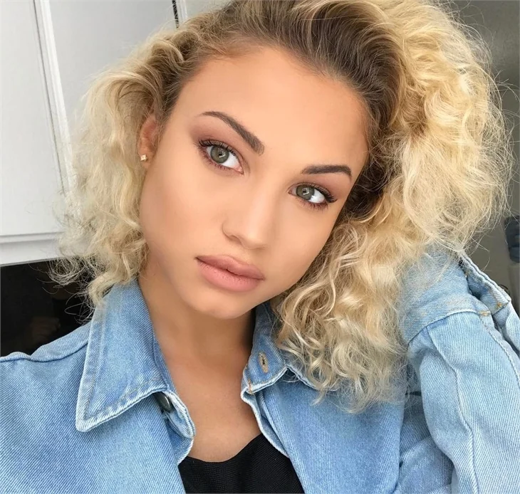 Rose Bertram'dan olay yaratan paylaşımlar