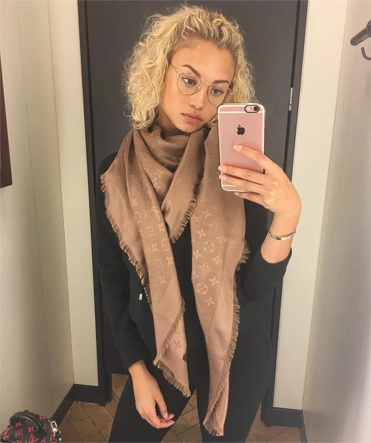 Rose Bertram'dan olay yaratan paylaşımlar