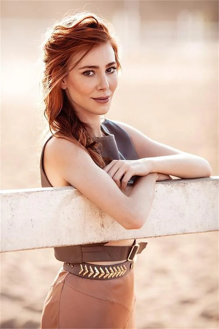 Elçin Sangu 800 bin TL'lik evini sanat merkezine çevirdi!