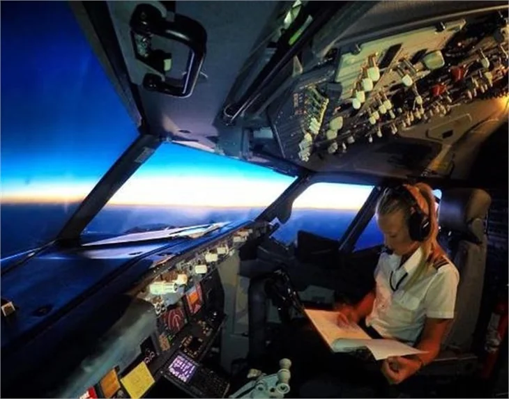 Güzel pilot, fenomen oldu!