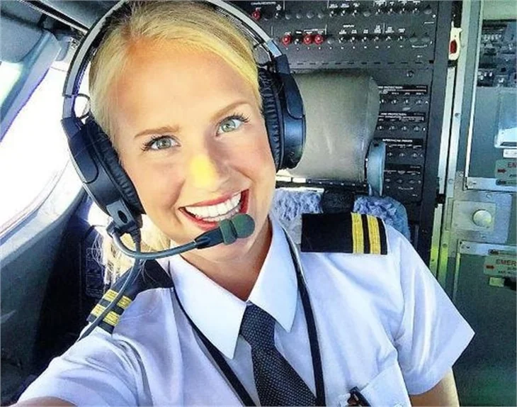 Güzel pilot, fenomen oldu!