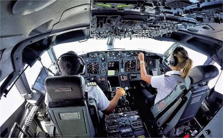 Güzel pilot, fenomen oldu!