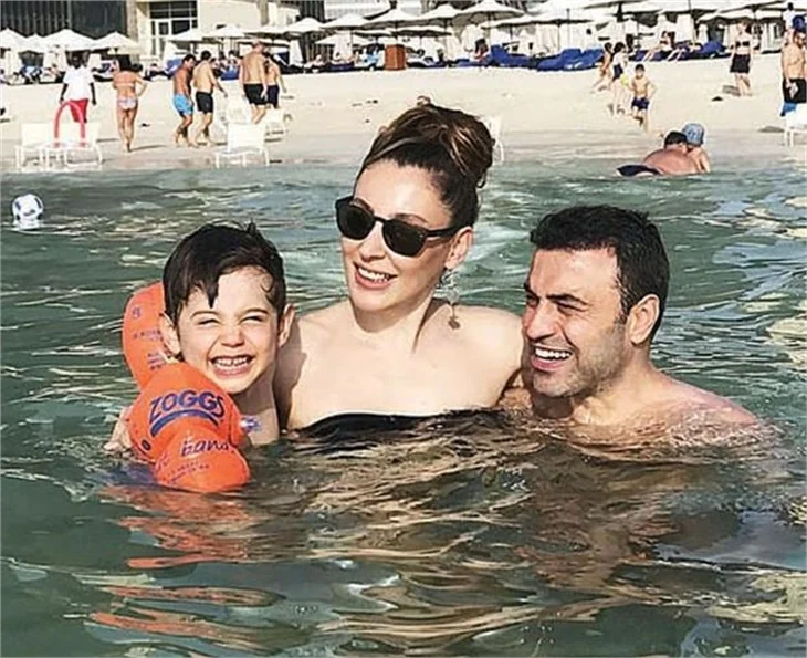 Funda Arar'ın ailesiyle Dubai tatili