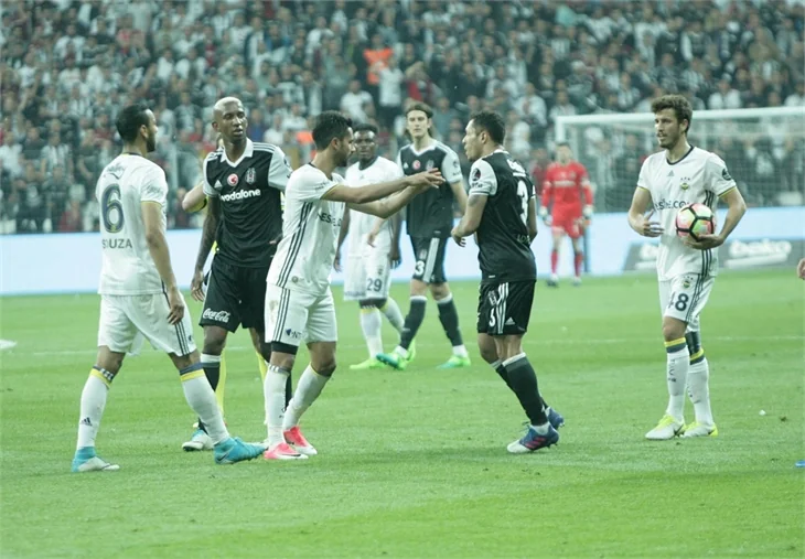 Beşiktaş-Fenerbahçe maçından kareler