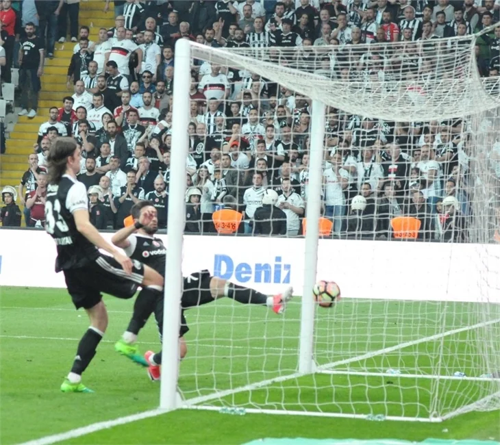 Beşiktaş-Fenerbahçe maçından kareler