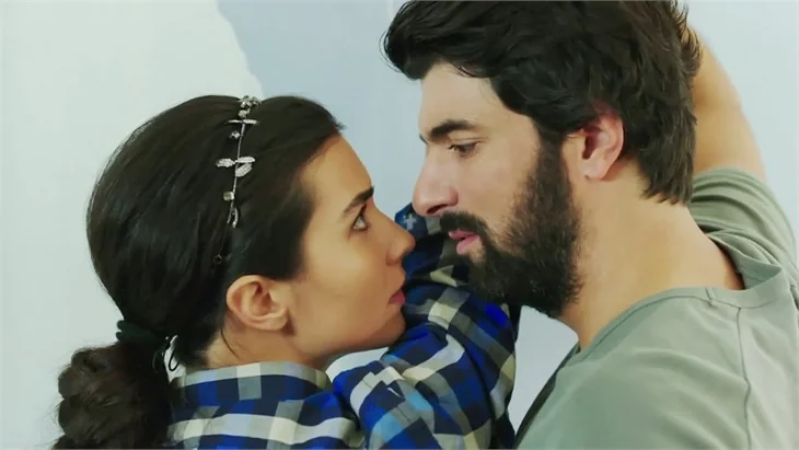 Tuba Büyüküstün ve Engin Akyürek yeniden bir arada