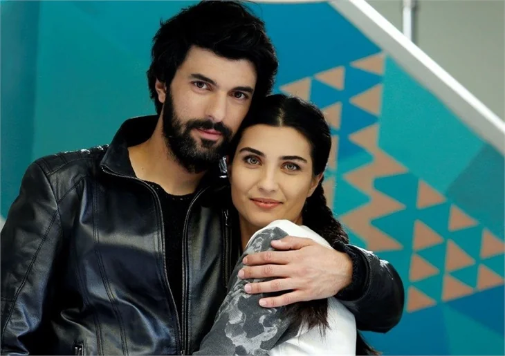 Tuba Büyüküstün ve Engin Akyürek yeniden bir arada