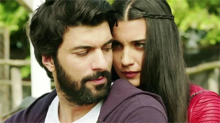 Tuba Büyüküstün ve Engin Akyürek yeniden bir arada