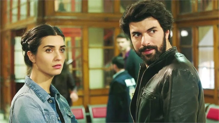 Tuba Büyüküstün ve Engin Akyürek yeniden bir arada