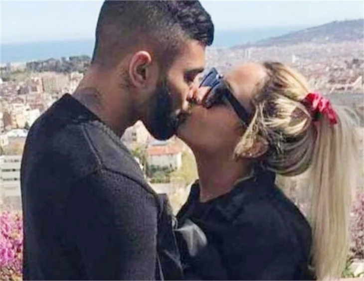 Yıldız futbolcuyu Gabriel Barbosa kaptı!
