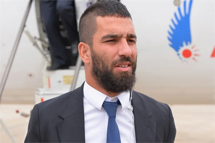Arda Turan ile Yağmur Ünal aşk mı yaşıyor?