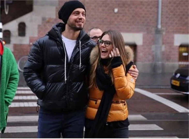 Aslı Enver'e Murat Boz'suz sürpriz parti
