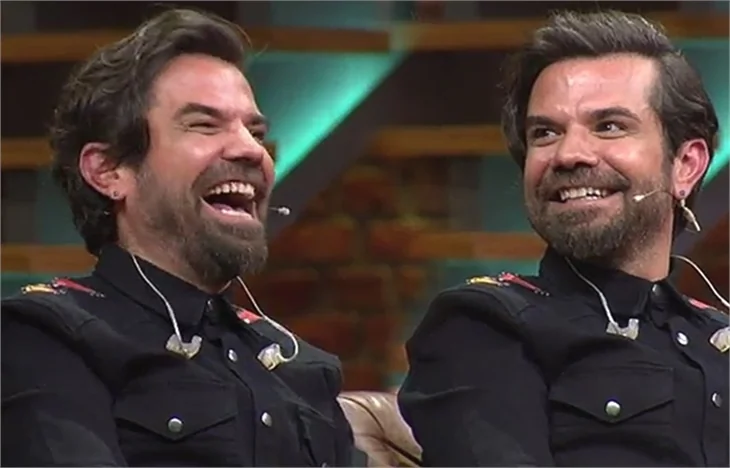 Beyaz Show'da Kenan Doğulu'nun ağzına sinek kaçtı!